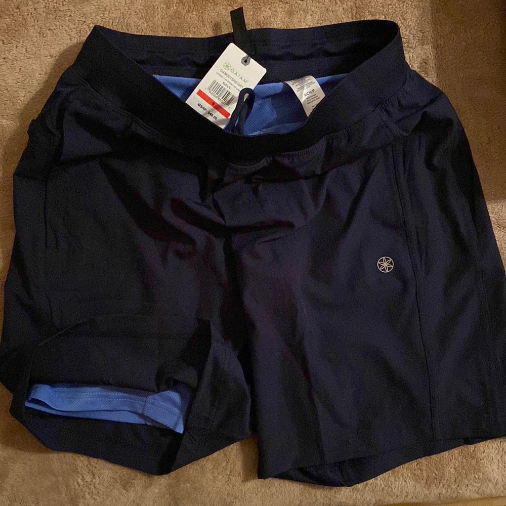 Gaiam 7in yoga short w/liner. Blue shorts with light blue liner. NWT.